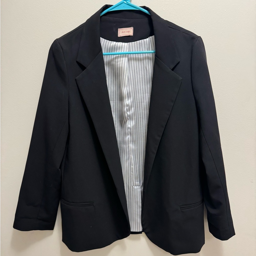 Love…ady Black Blazer with Pinstripe Lining Size M Excellent Condition